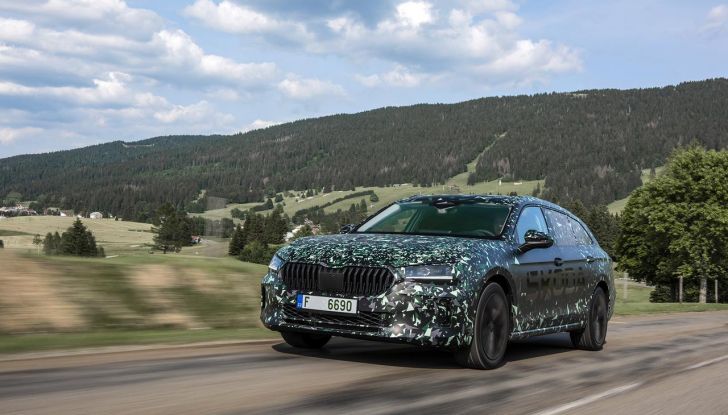 Skoda Superb 2024: il brand svela alcune specifiche della prossima generazione - Foto 15 di 33