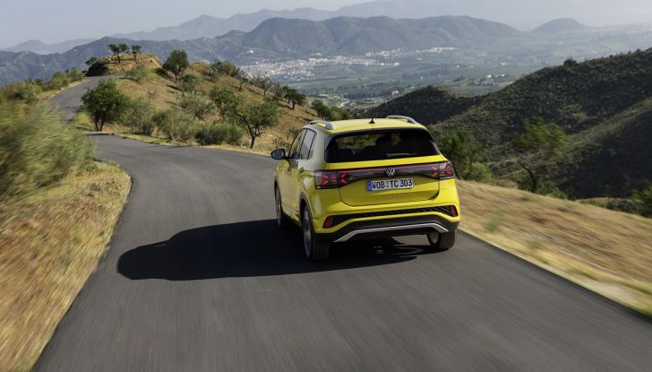 Volkswagen T-Cross 2024: svelato il nuovo restyling del SUV compatto - Foto 4 di 32