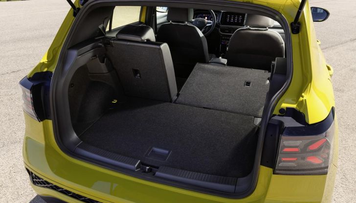 Volkswagen T-Cross 2024: svelato il nuovo restyling del SUV compatto - Foto 21 di 32