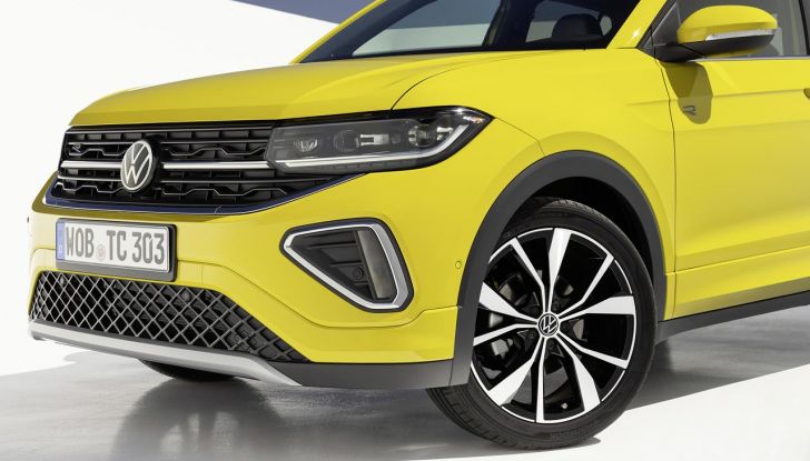 Volkswagen T-Cross 2024: svelato il nuovo restyling del SUV compatto - Foto 12 di 32