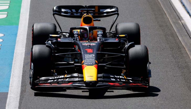 F1 2023, GP Gran Bretagna: Verstappen vola in pole, McLaren insegue - Foto 1 di 10