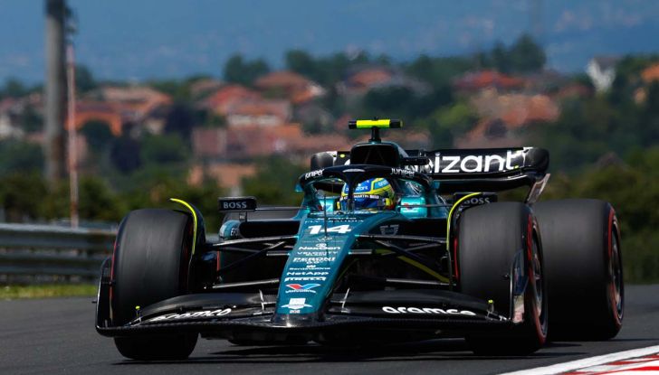 F1 2023, GP Ungheria: strepitosa pole position di Hamilton e Mercedes - Foto 4 di 10