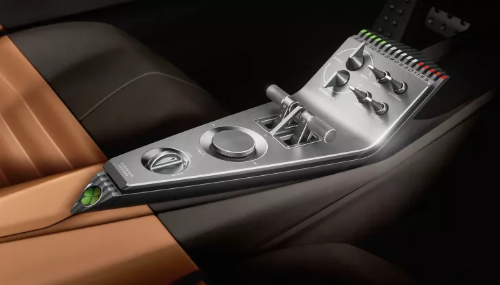 Alfa Romeo 33 Stradale: l’iconica vettura rinasce in soli 33 esemplari - Foto 11 di 18