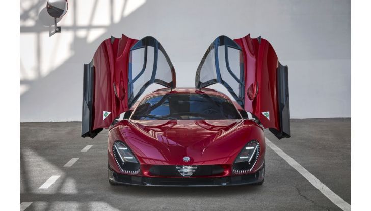 Alfa Romeo 33 Stradale: l’iconica vettura rinasce in soli 33 esemplari - Foto 16 di 18