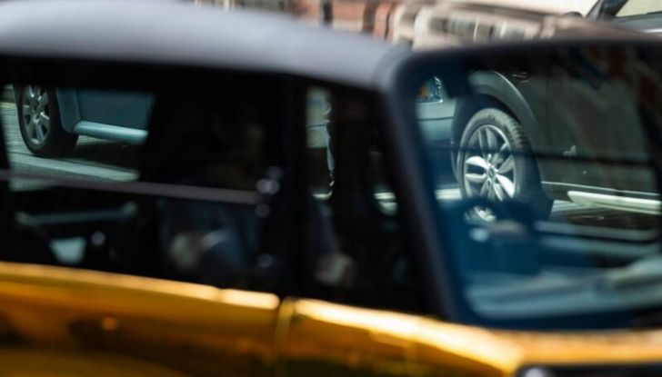 Citroën Ami: un esemplare oro sfila sulle strade di Londra - Foto 18 di 29