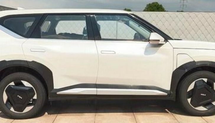 Kia EV5 prototipo anteprima