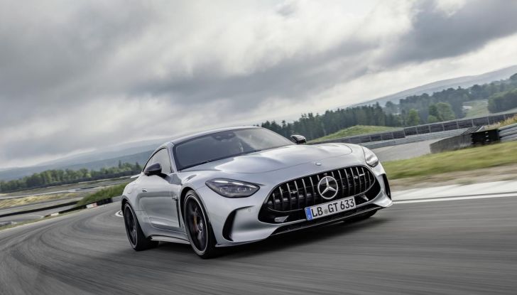 Mercedes-AMG GT 2024: debutta la nuova generazione della coupé sportiva - Foto 24 di 70