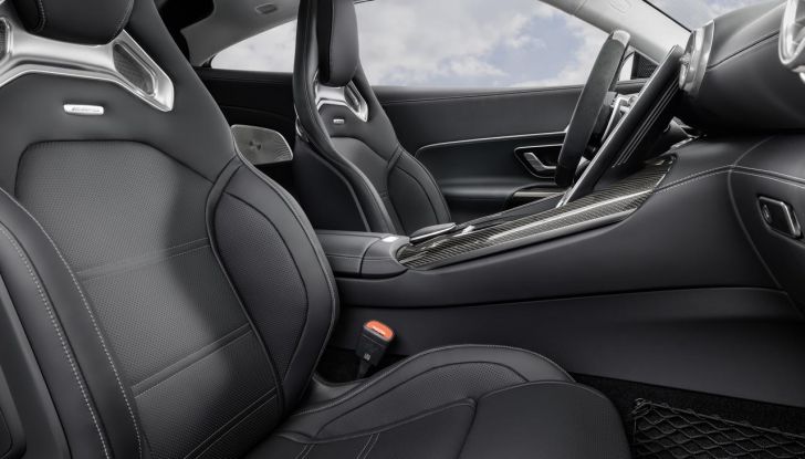 Mercedes-AMG GT 2024: debutta la nuova generazione della coupé sportiva - Foto 56 di 70