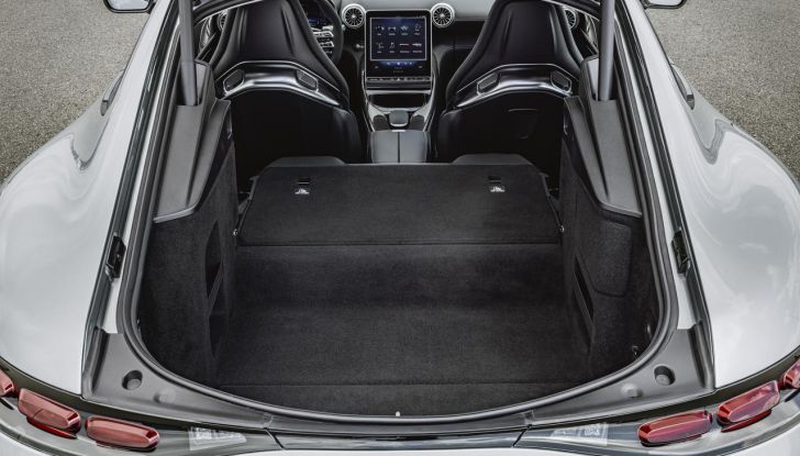 Mercedes-AMG GT 2024: debutta la nuova generazione della coupé sportiva - Foto 50 di 70