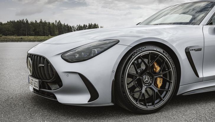 Mercedes-AMG GT 2024: debutta la nuova generazione della coupé sportiva - Foto 47 di 70