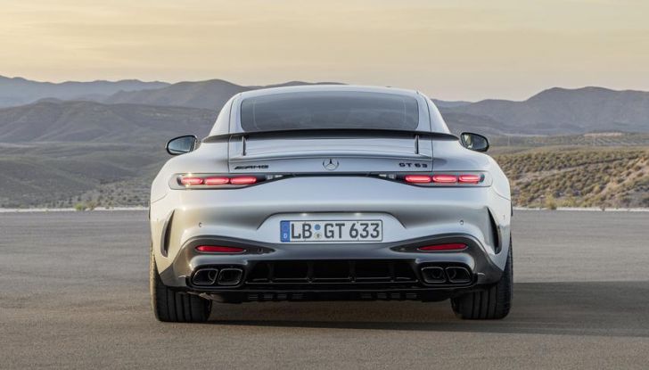 Mercedes-AMG GT 2024: debutta la nuova generazione della coupé sportiva - Foto 14 di 70