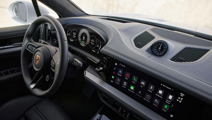 Porsche Cayenne Turbo E-Hybrid: svelata la Cayenne più potente di sempre - Foto 17 di 34