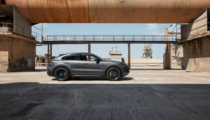 Porsche Cayenne Turbo E-Hybrid: svelata la Cayenne più potente di sempre - Foto 33 di 34