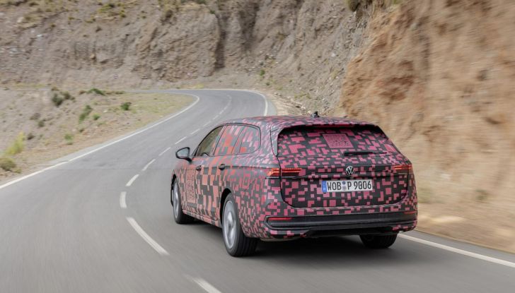 Volkswagen Passat 2024: caratteristiche, allestimenti e prezzi per il mercato italiano - Foto 49 di 115