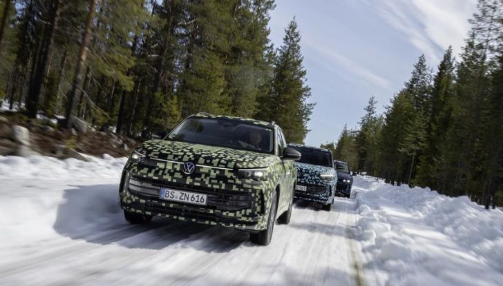 Volkswagen Passat 2024: caratteristiche, allestimenti e prezzi per il mercato italiano - Foto 21 di 115