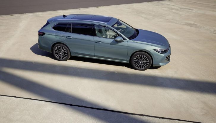 Volkswagen Passat 2024: caratteristiche, allestimenti e prezzi per il mercato italiano - Foto 75 di 115