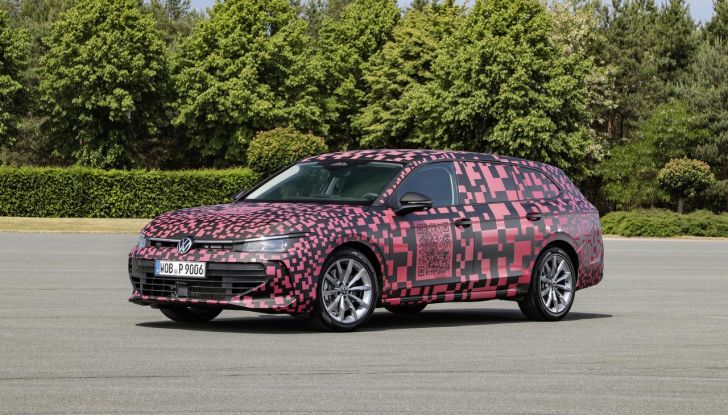 Volkswagen Passat 2024: caratteristiche, allestimenti e prezzi per il mercato italiano - Foto 8 di 115