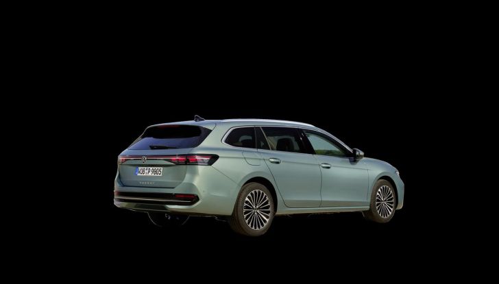 Volkswagen Passat 2024: caratteristiche, allestimenti e prezzi per il mercato italiano - Foto 111 di 115