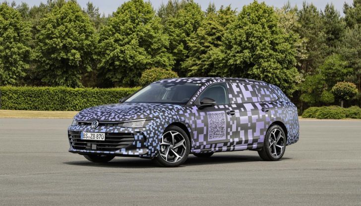Volkswagen Passat 2024: caratteristiche, allestimenti e prezzi per il mercato italiano - Foto 3 di 115