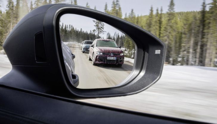 Volkswagen Passat 2024: caratteristiche, allestimenti e prezzi per il mercato italiano - Foto 24 di 115