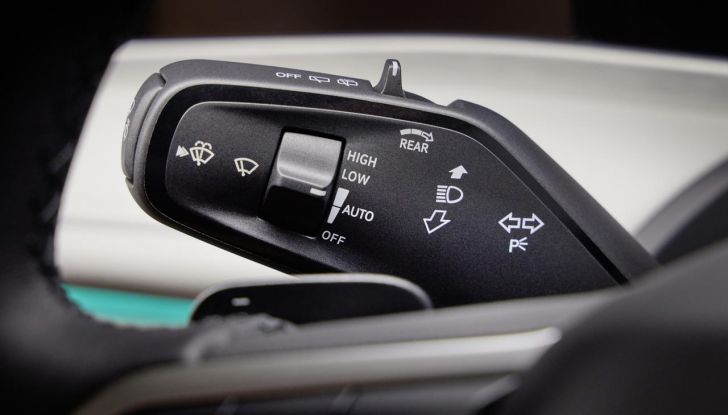 Volkswagen Passat 2024: caratteristiche, allestimenti e prezzi per il mercato italiano - Foto 99 di 115