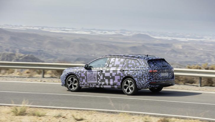 Volkswagen Passat 2024: caratteristiche, allestimenti e prezzi per il mercato italiano - Foto 40 di 115