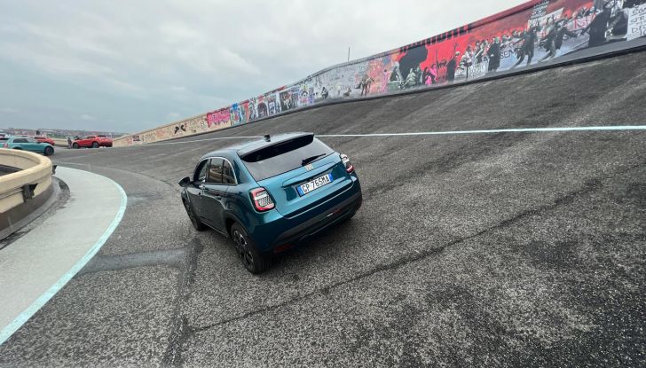 Fiat 600e prova su strada, autonomia e prezzi da 30.549 euro - Foto 96 di 100