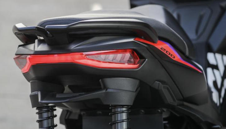 Aprilia SR GT: arriva la speciale versione Replica - Foto 10 di 10