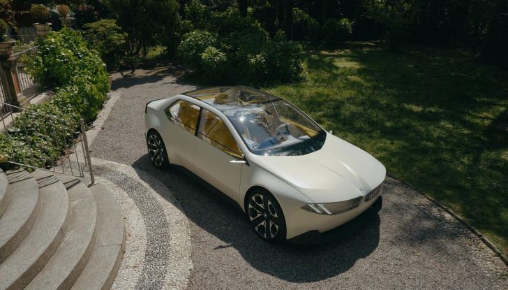 BMW Vision Neue Klasse: un’anteprima del futuro dell’automobilismo secondo il brand - Foto 20 di 47