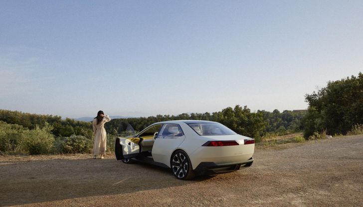 BMW Vision Neue Klasse: un’anteprima del futuro dell’automobilismo secondo il brand - Foto 12 di 47