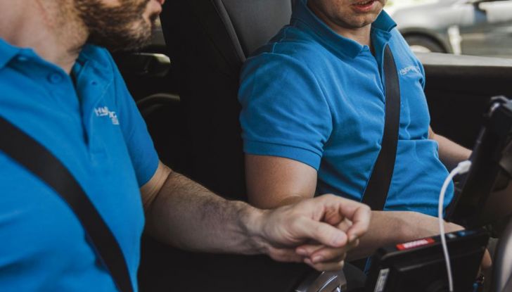 BMW iX5 Hydrogen: test estremi conclusi positivamente negli Emirati Arabi Uniti - Foto 26 di 65