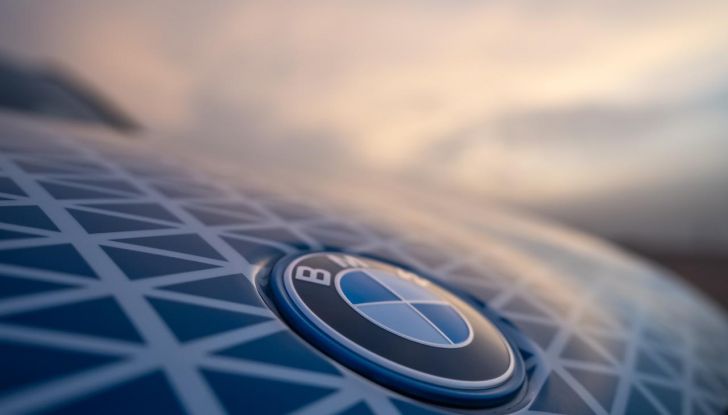 BMW iX5 Hydrogen: test estremi conclusi positivamente negli Emirati Arabi Uniti - Foto 44 di 65