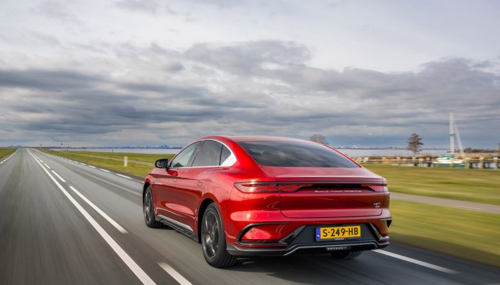 BYD Han, caratteristiche della nuova berlina elettrica - Foto 13 di 14