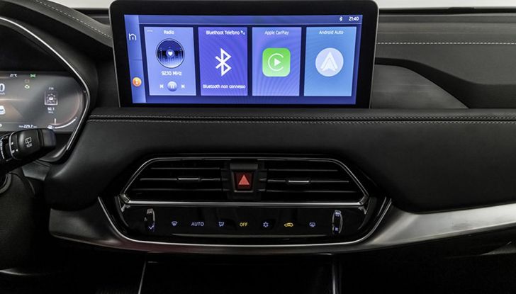 EVO7: debutta in Italia il nuovo SUV a sette posti - Foto 7 di 22