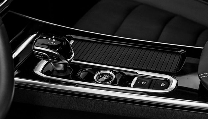 EVO7: debutta in Italia il nuovo SUV a sette posti - Foto 15 di 22