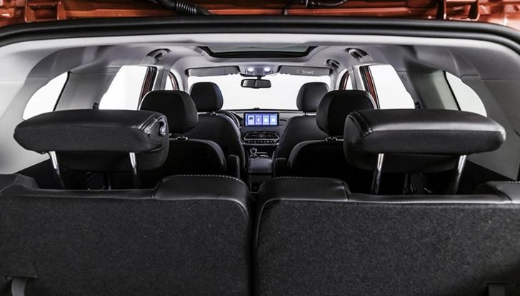EVO7: debutta in Italia il nuovo SUV a sette posti - Foto 19 di 22