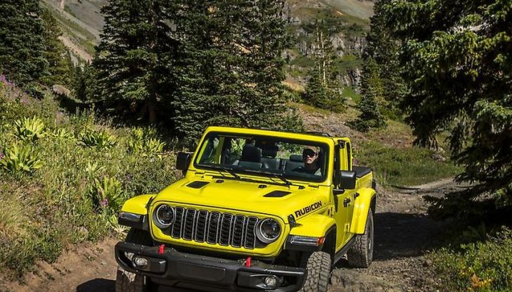 Jeep Gladiator 2024: il pick-up si aggiorna con l’arrivo del nuovo restyling - Foto 29 di 103