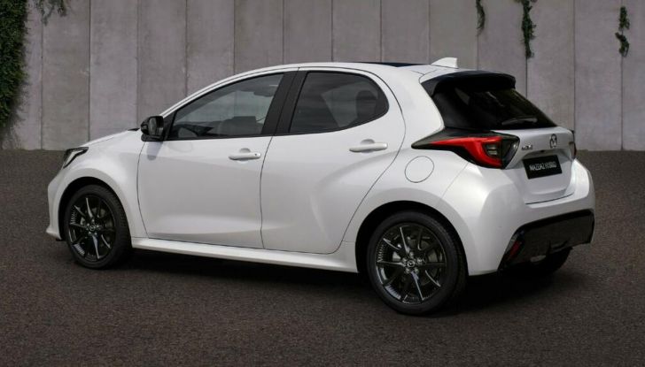 Mazda 2 Hybrid 2024: caratteristiche, design, versioni, abitacolo, motore e prezzi - Foto 7 di 21