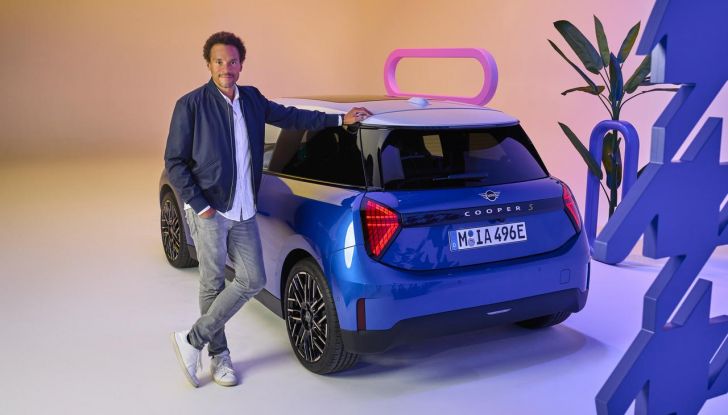 Nuova Mini Cooper 2024: una fusione di tradizione e avanguardia tecnologica - Foto 117 di 122