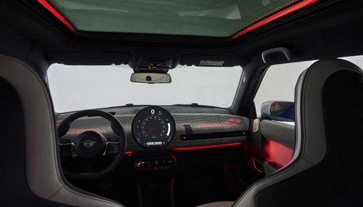 Nuova Mini Cooper 2024: una fusione di tradizione e avanguardia tecnologica - Foto 87 di 122