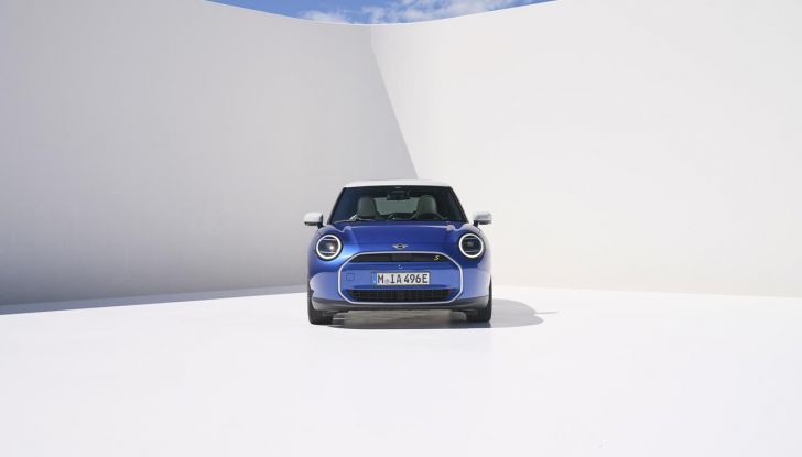 Nuova Mini Cooper 2024: una fusione di tradizione e avanguardia tecnologica - Foto 4 di 122