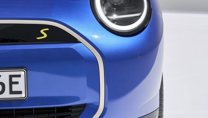 Nuova Mini Cooper 2024: una fusione di tradizione e avanguardia tecnologica - Foto 37 di 122