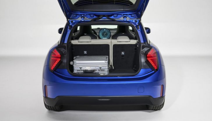 Nuova Mini Cooper 2024: una fusione di tradizione e avanguardia tecnologica - Foto 91 di 122