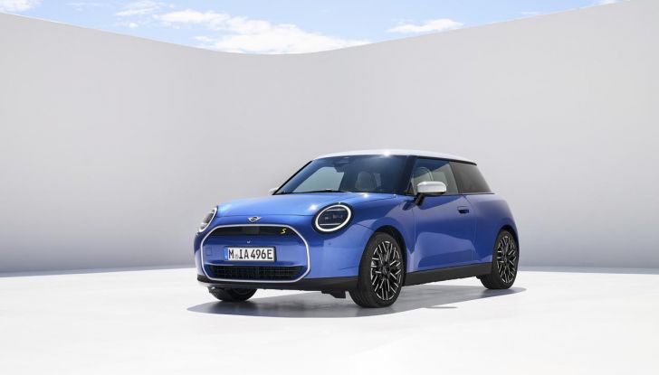 Nuova Mini Cooper 2024: una fusione di tradizione e avanguardia tecnologica - Foto 7 di 122