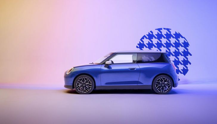 Nuova Mini Cooper 2024: una fusione di tradizione e avanguardia tecnologica - Foto 29 di 122