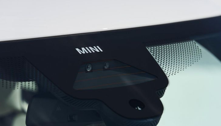 Nuova Mini Cooper 2024: una fusione di tradizione e avanguardia tecnologica - Foto 38 di 122