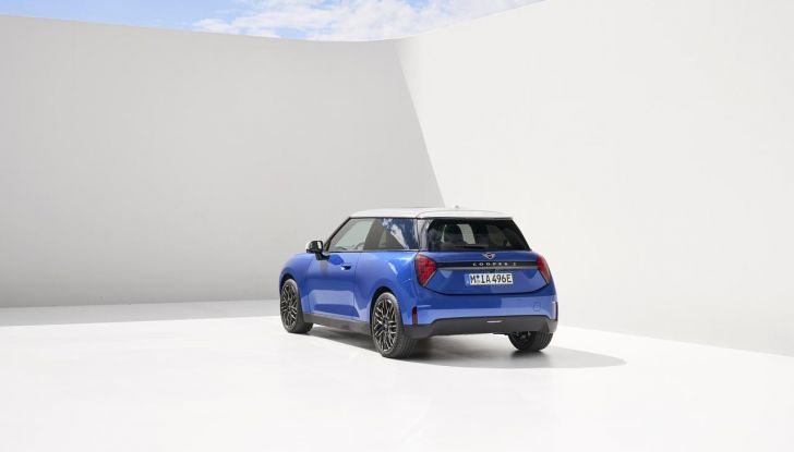 Nuova Mini Cooper 2024: una fusione di tradizione e avanguardia tecnologica - Foto 11 di 122