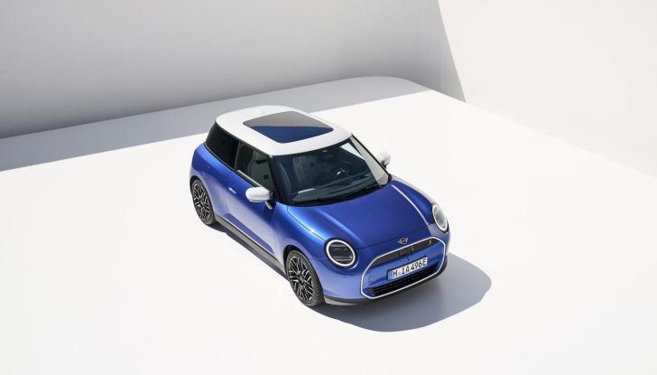 Nuova Mini Cooper 2024: una fusione di tradizione e avanguardia tecnologica - Foto 8 di 122