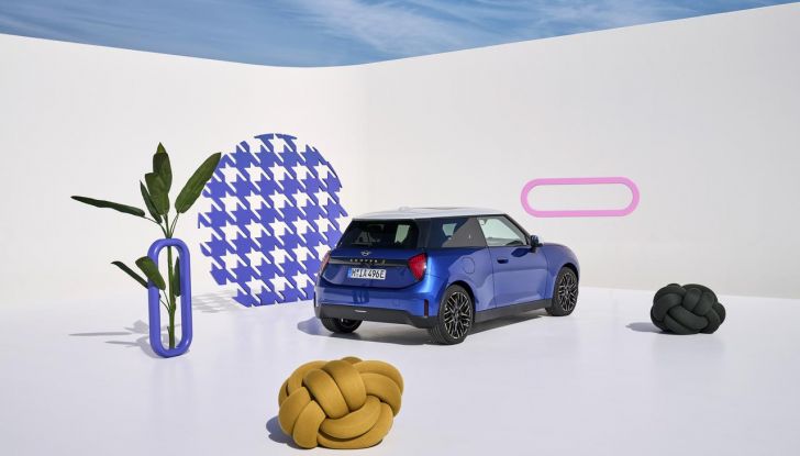 Nuova Mini Cooper 2024: una fusione di tradizione e avanguardia tecnologica - Foto 26 di 122