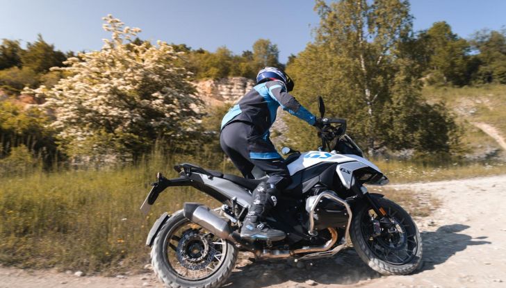 BMW R 1300 GS: debutta la nuova enduro touring con motore boxer - Foto 121 di 134